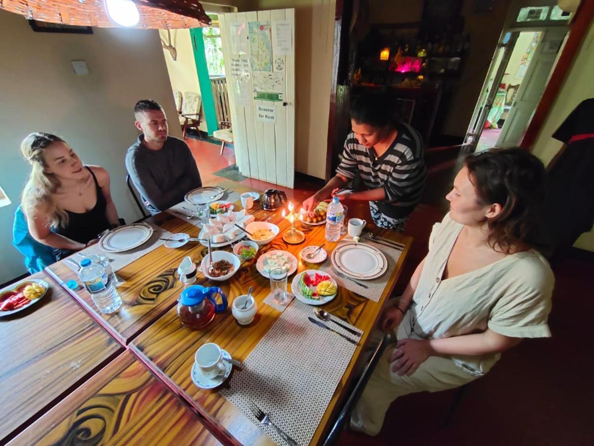 The 1964 Holiday Bungalow 엘라 외부 사진
